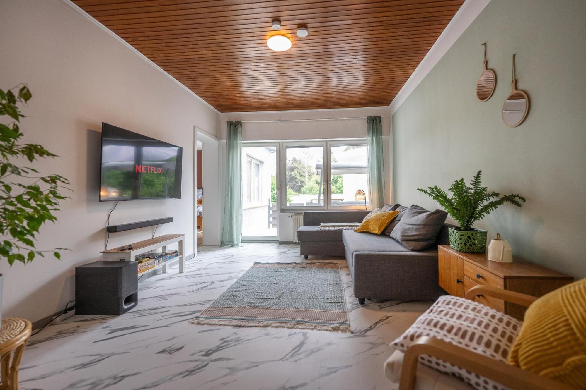 Wohlfuehlwohnung Mit 25 Qm Terrasse, Netflix Coblenza Esterno foto
